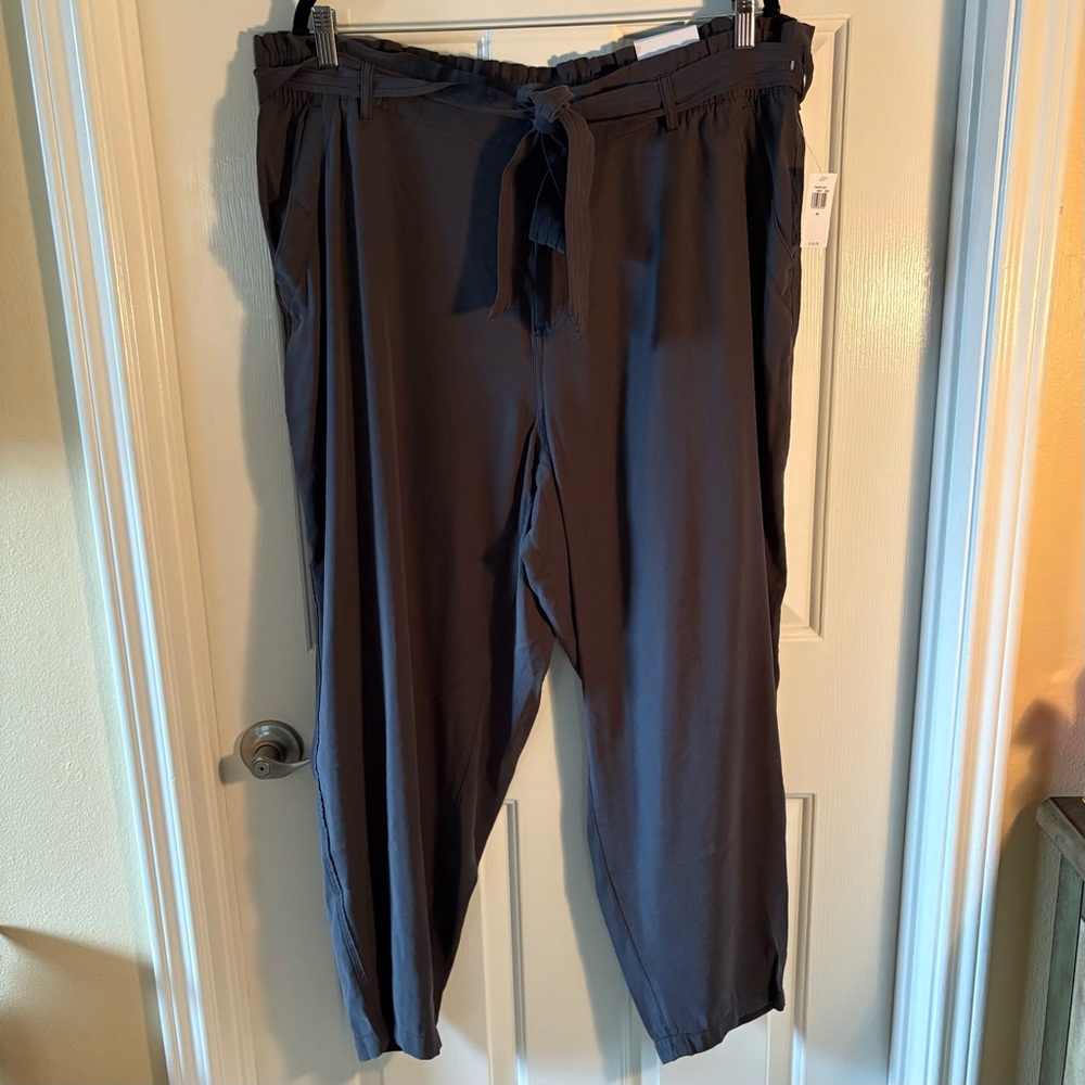 Old Navy Women's High-Rise Tie-Waist Casual Pants -Size 2X - Picture 10 of 11